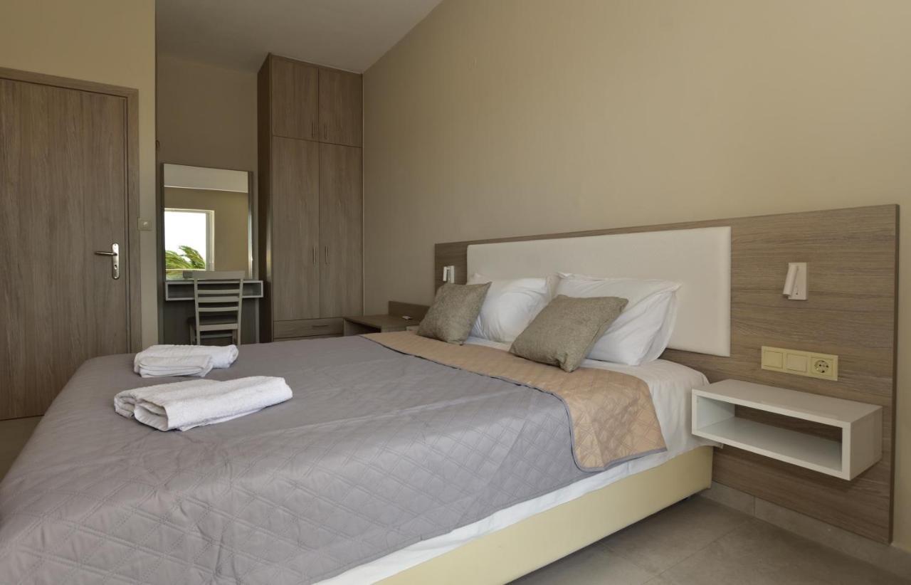 Flisvos Rooms Palaiochora Exteriör bild