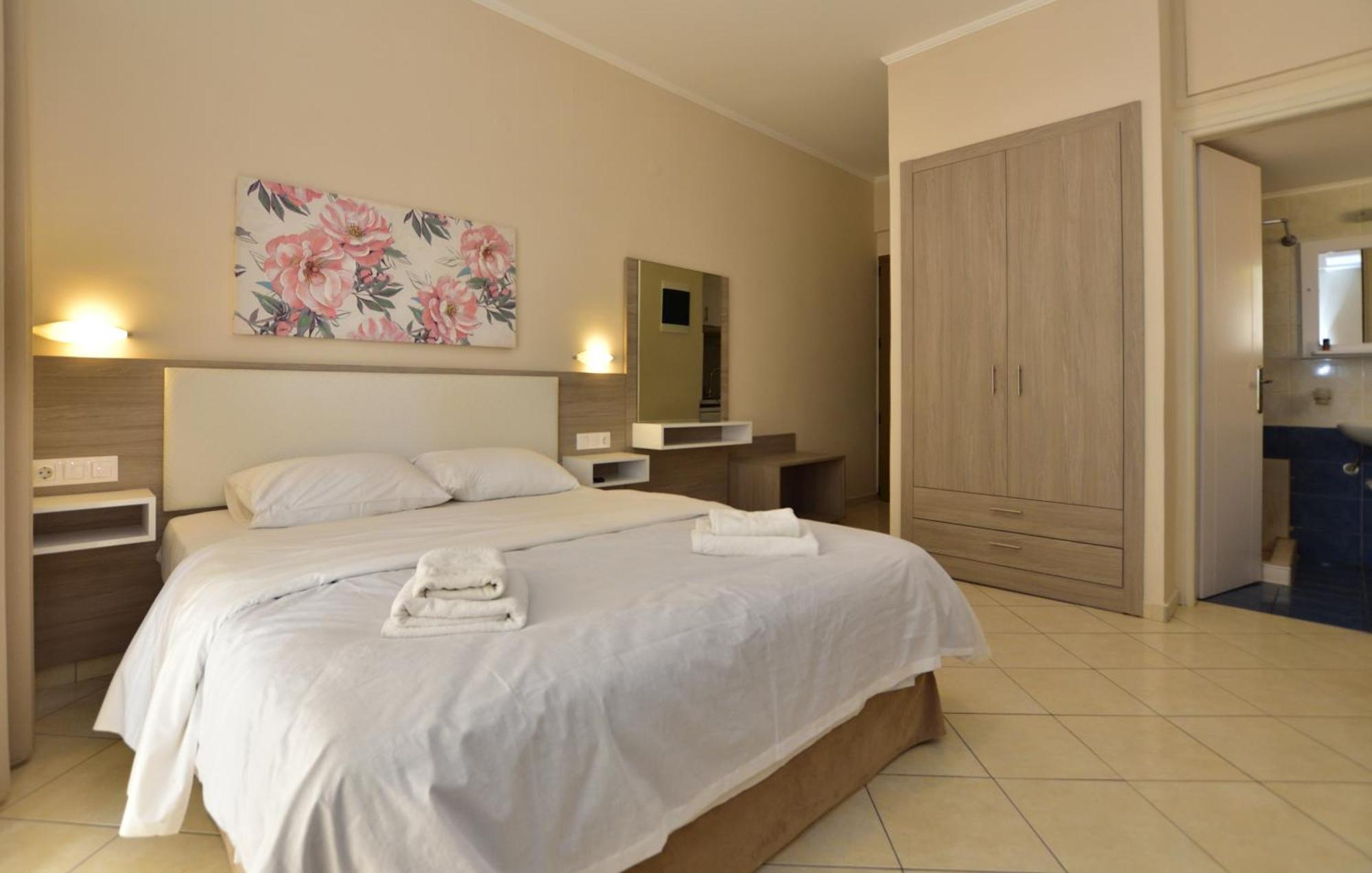 Flisvos Rooms Palaiochora Exteriör bild